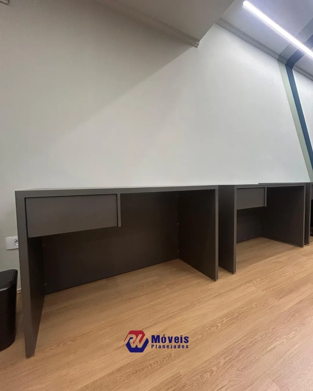 Móveis corporativos planejados na obra Escritório corporativo, projeto da RW Móveis Planejados, foto 10