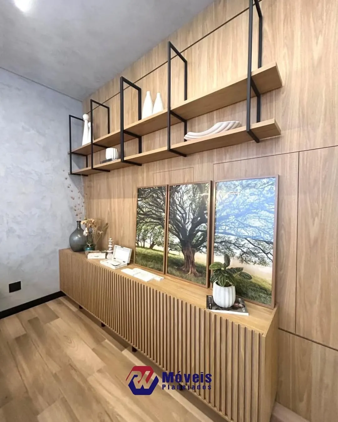 Móveis corporativos planejados na obra Loja Santa Helena Design, projeto da RW Móveis Planejados, foto 1