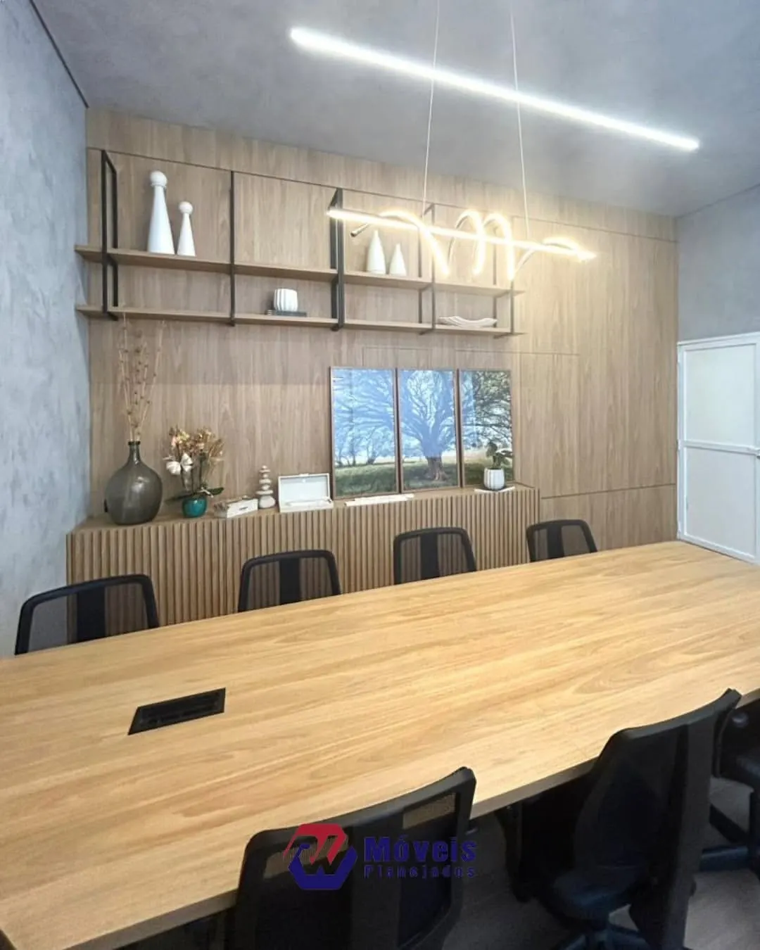 Móveis corporativos planejados na obra Loja Santa Helena Design, projeto da RW Móveis Planejados, foto 2