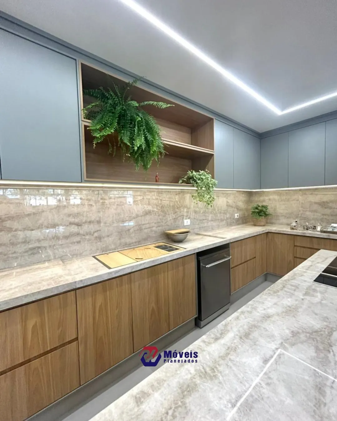 Cozinha planejada na obra Casa em condomínio, projeto da RW Móveis Planejados, foto 4