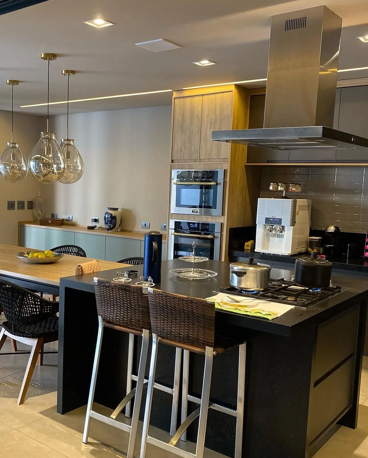Cozinha planejada na obra Cozinha completa, projeto da RW Móveis Planejados, foto 4